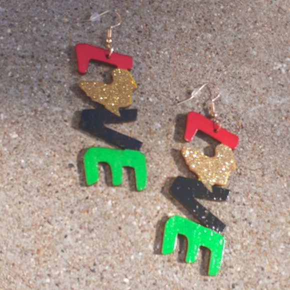 Afrocentric Wooden Love Theme Earrings - Picture 4 of 4